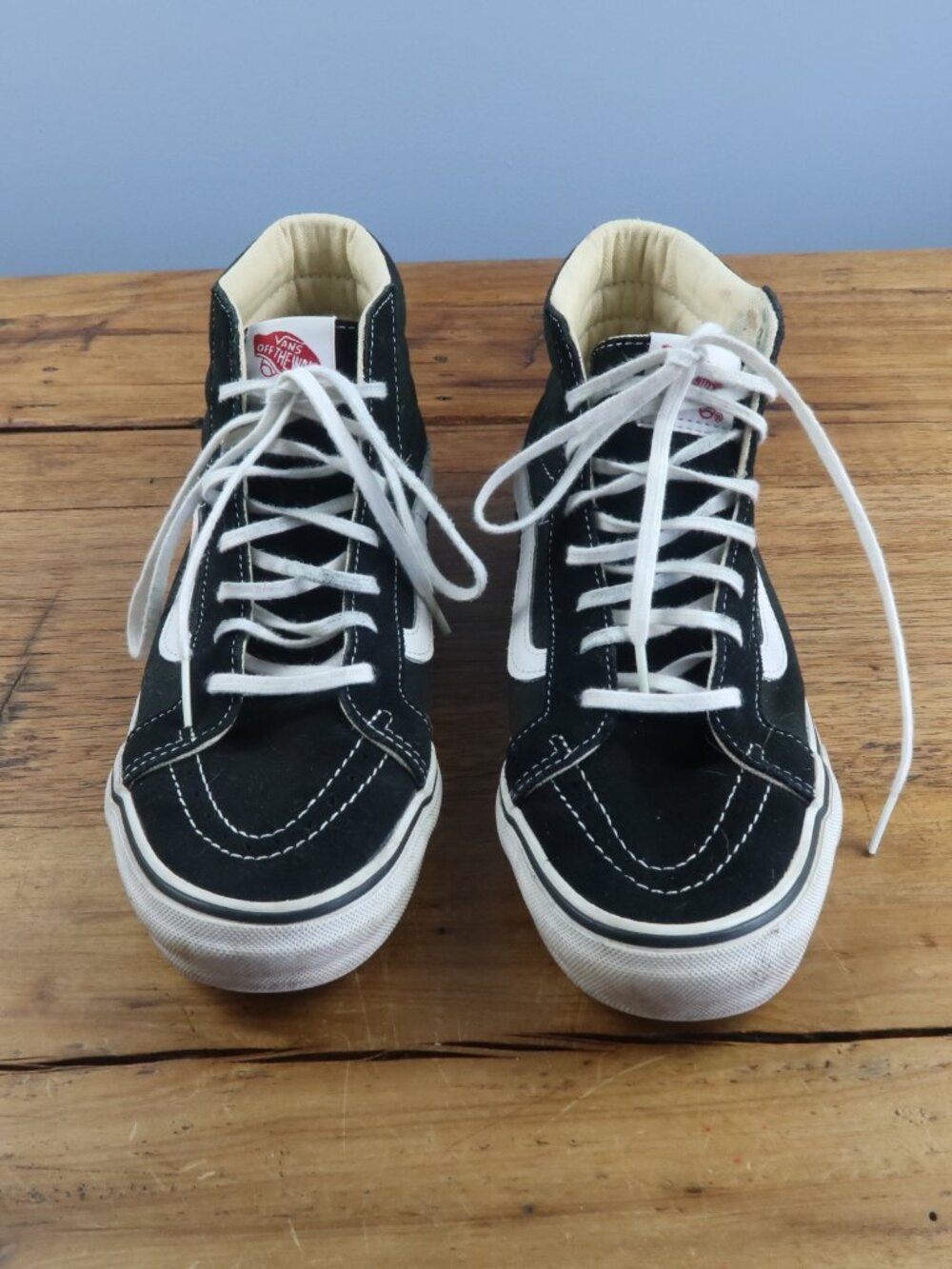 VANS BLACK & WHITE HI TOP SK8 SKATEBOARD SNEAKER WOMEN'S SIZE 9